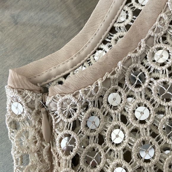 White House Black Market top size small khaki top - Picture 12 of 14